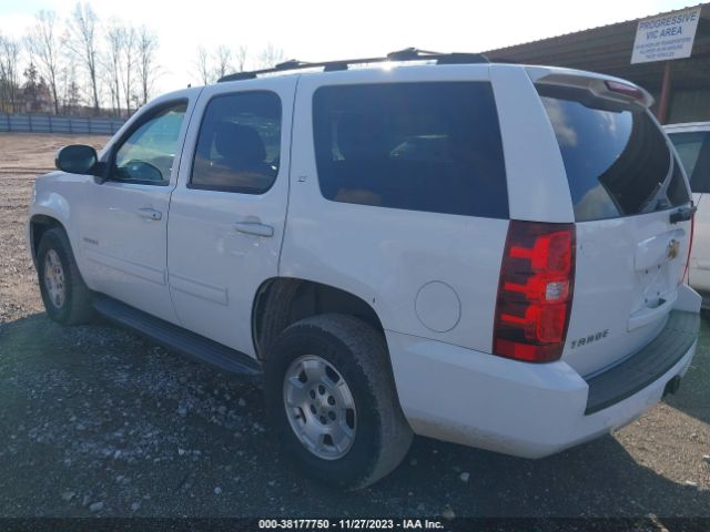 Photo 2 VIN: 1GNSKBE08DR333658 - CHEVROLET TAHOE 