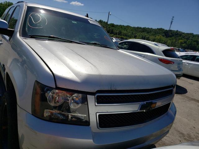 Photo 8 VIN: 1GNSKBE09BR123129 - CHEVROLET TAHOE K150 