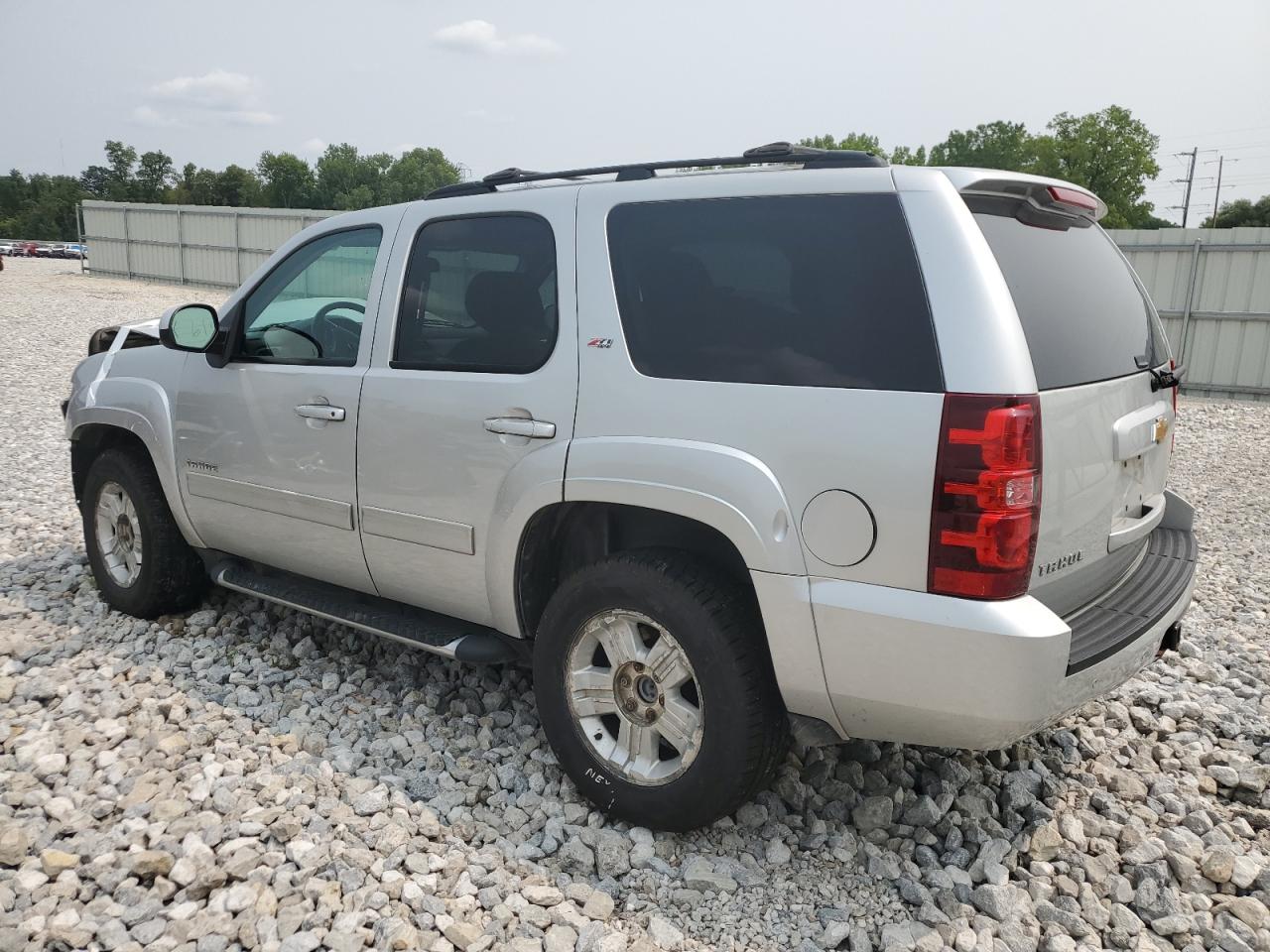 Photo 1 VIN: 1GNSKBE09BR153330 - CHEVROLET TAHOE 