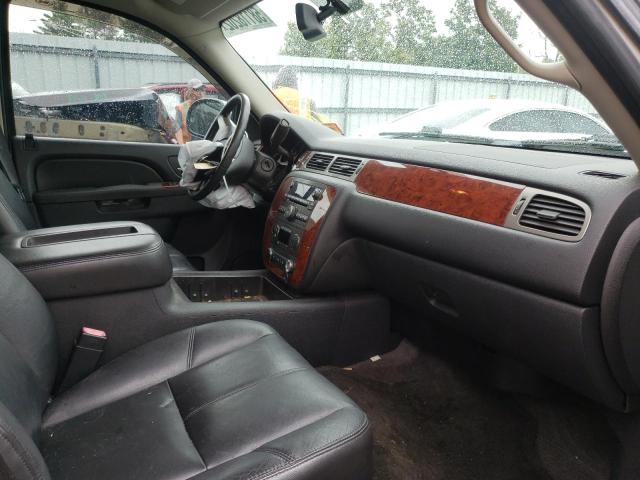 Photo 4 VIN: 1GNSKBE09BR400975 - CHEVROLET TAHOE K150 