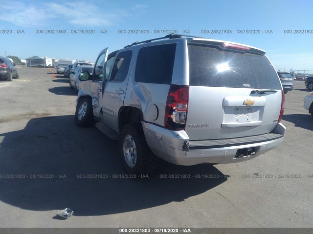 Photo 2 VIN: 1GNSKBE09CR132088 - CHEVROLET TAHOE 