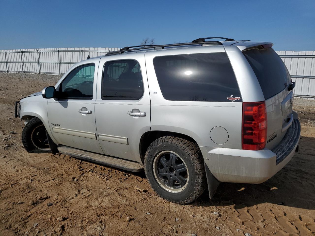 Photo 1 VIN: 1GNSKBE09CR135461 - CHEVROLET TAHOE 