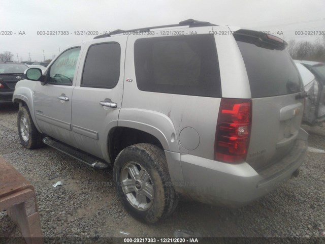 Photo 2 VIN: 1GNSKBE0XBR186918 - CHEVROLET TAHOE 