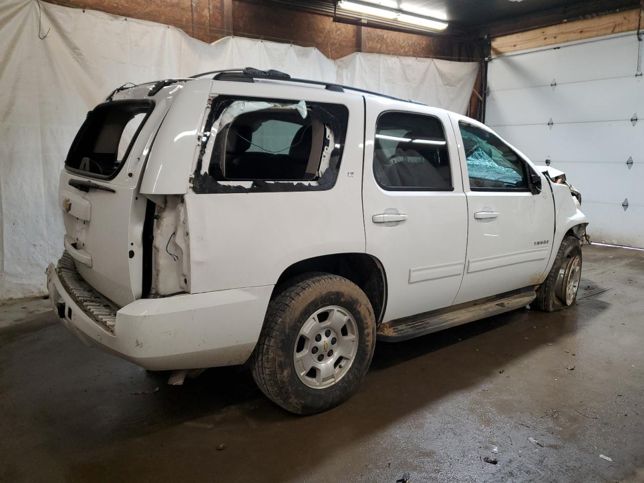 Photo 2 VIN: 1GNSKBE0XDR295768 - CHEVROLET TAHOE 