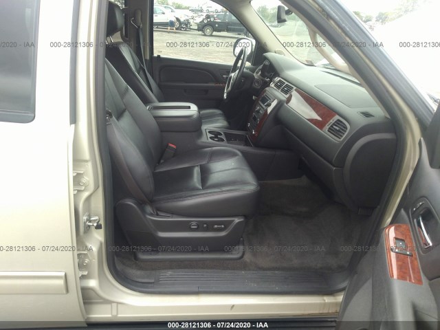 Photo 4 VIN: 1GNSKBE0XDR312679 - CHEVROLET TAHOE 