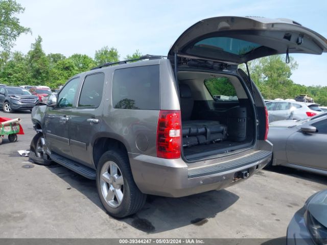 Photo 2 VIN: 1GNSKBE0XDR337484 - CHEVROLET TAHOE 