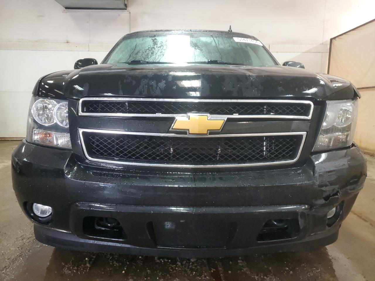 Photo 4 VIN: 1GNSKBE0XDR355614 - CHEVROLET TAHOE 