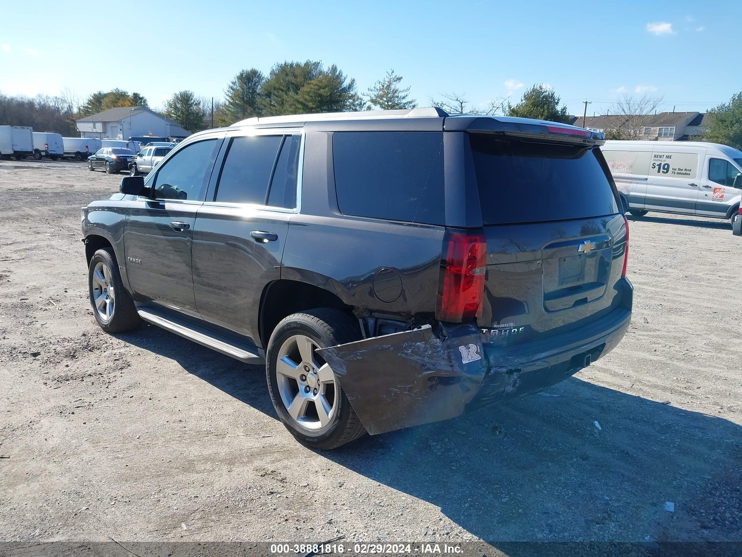 Photo 2 VIN: 1GNSKBKC0FR253269 - CHEVROLET TAHOE 