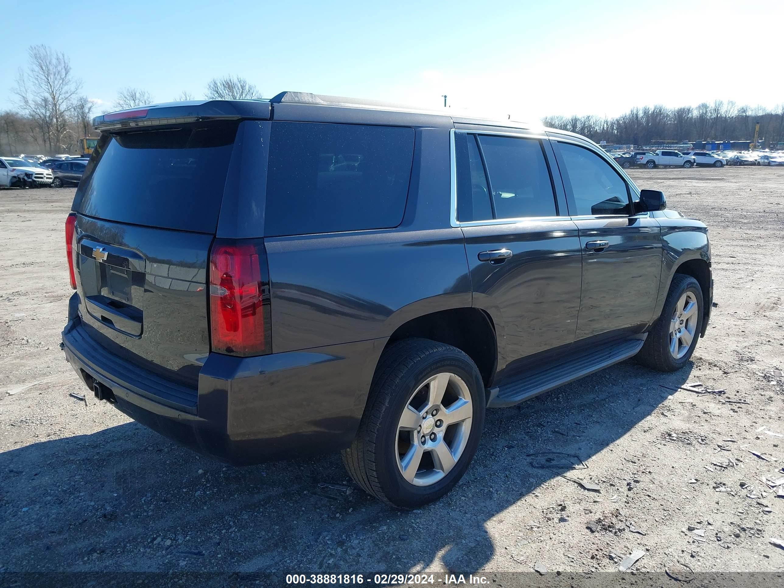 Photo 3 VIN: 1GNSKBKC0FR253269 - CHEVROLET TAHOE 