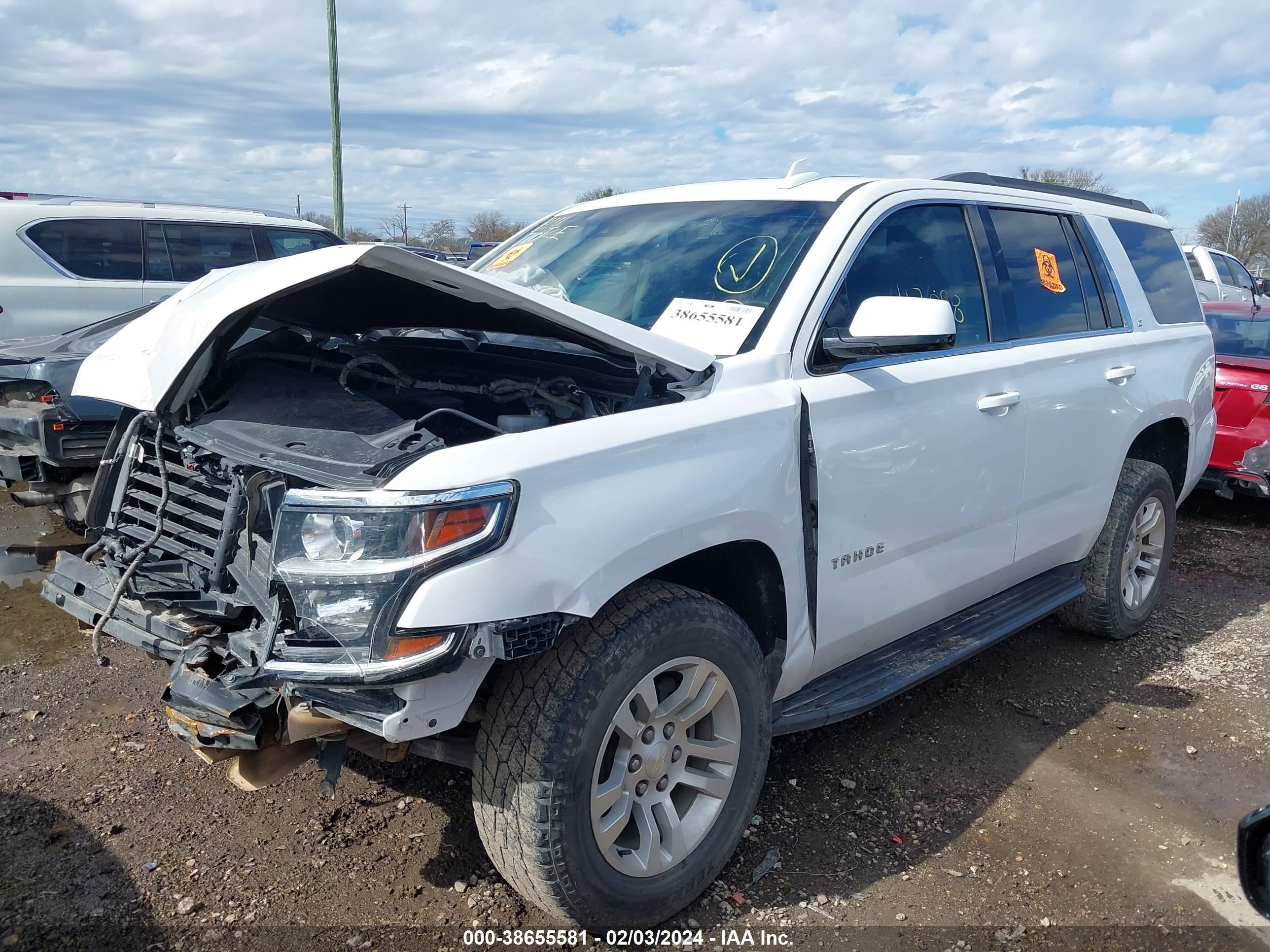 Photo 1 VIN: 1GNSKBKC1JR267710 - CHEVROLET TAHOE 