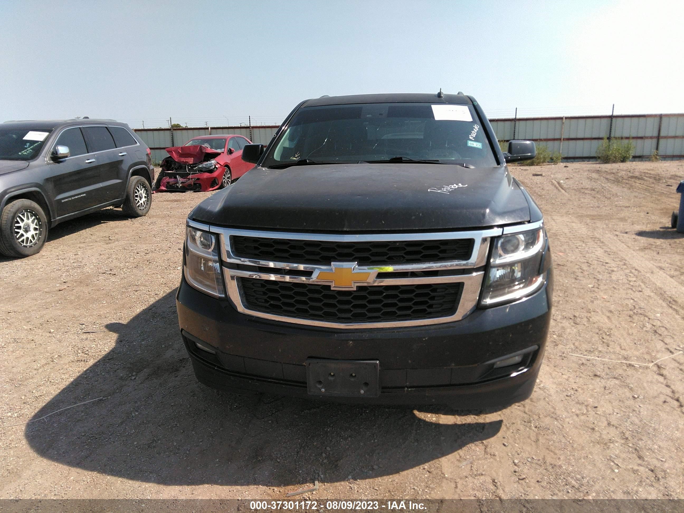 Photo 11 VIN: 1GNSKBKC2FR211301 - CHEVROLET TAHOE 