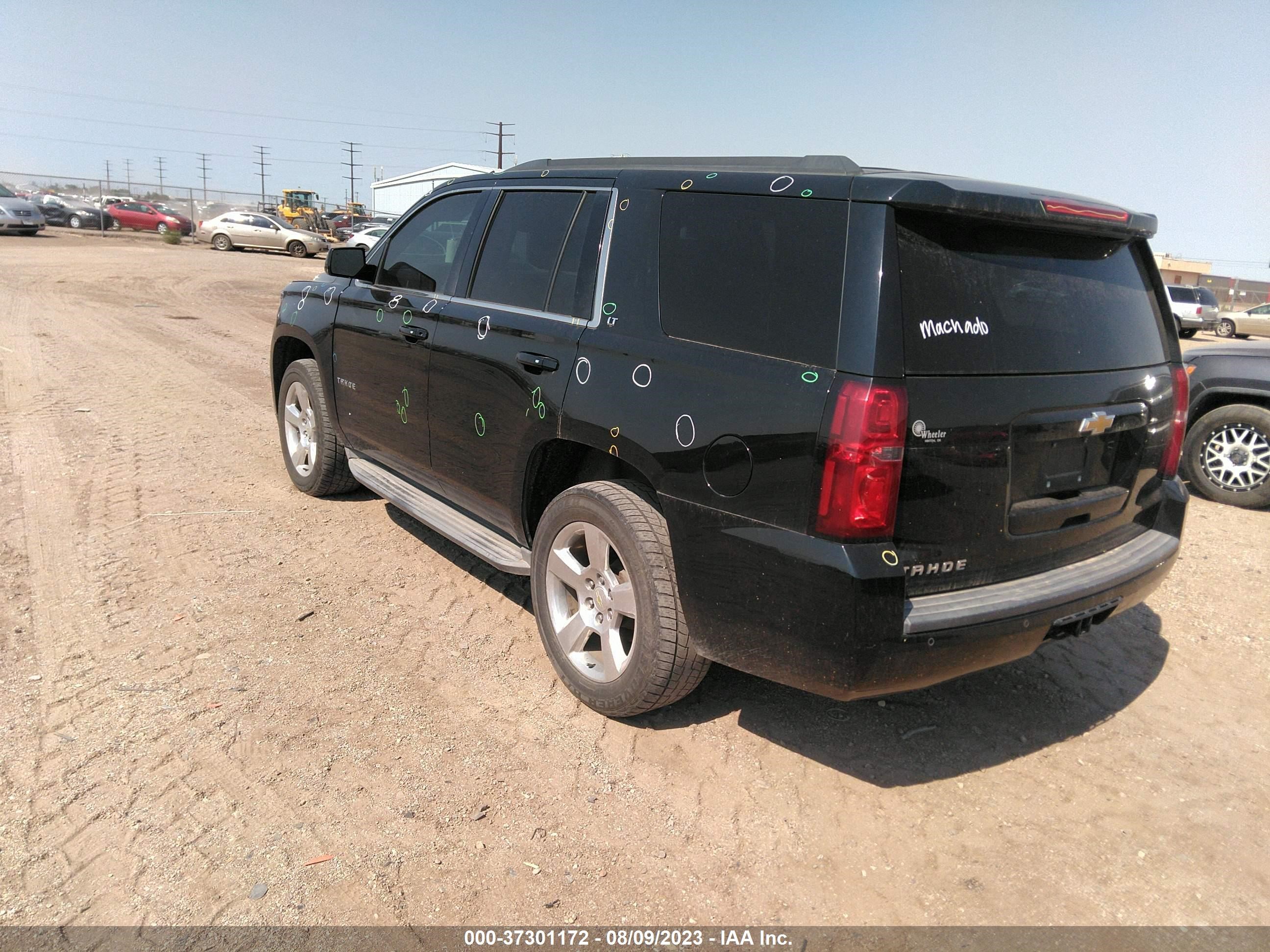 Photo 2 VIN: 1GNSKBKC2FR211301 - CHEVROLET TAHOE 