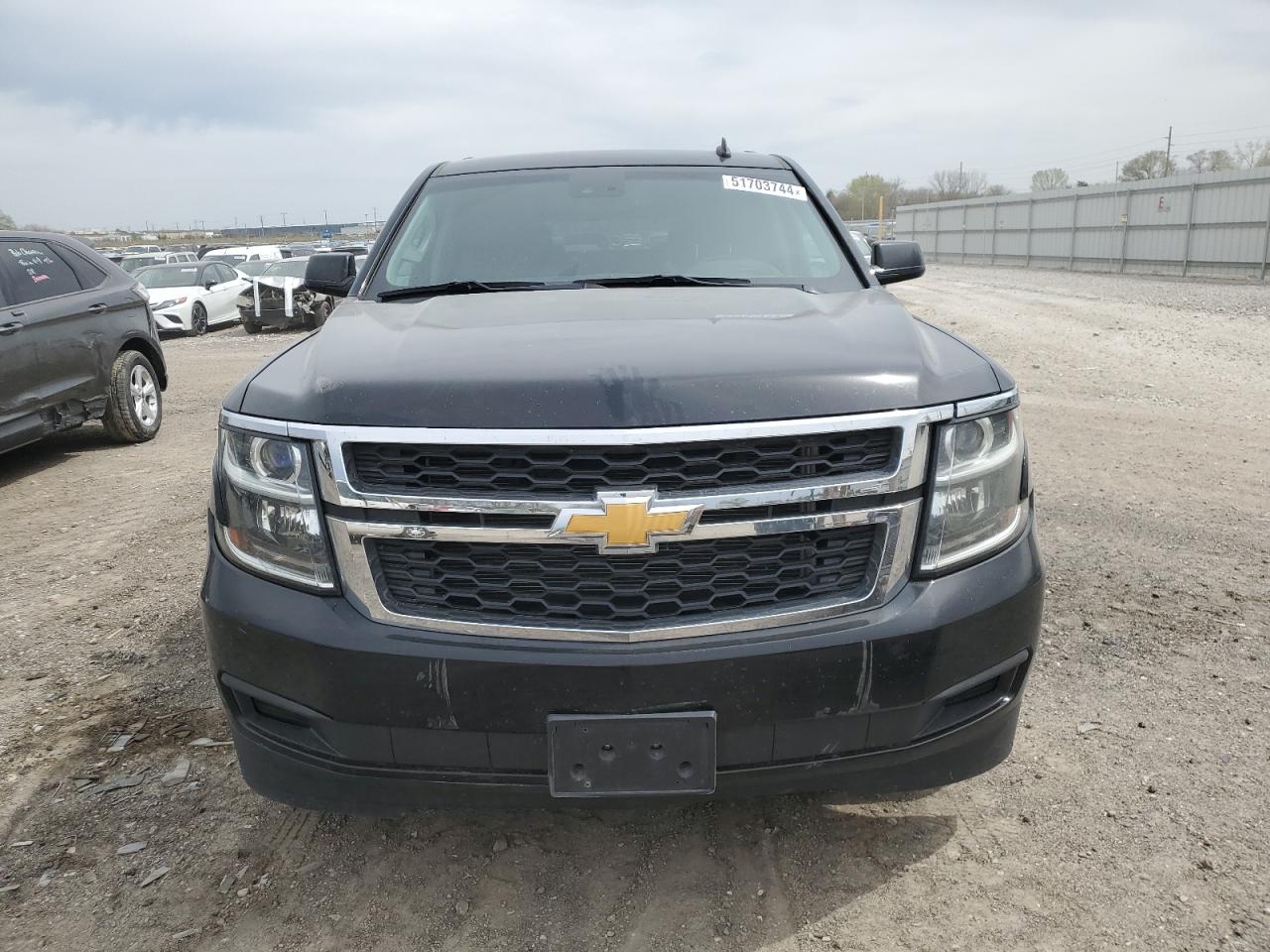 Photo 4 VIN: 1GNSKBKC2FR230317 - CHEVROLET TAHOE 