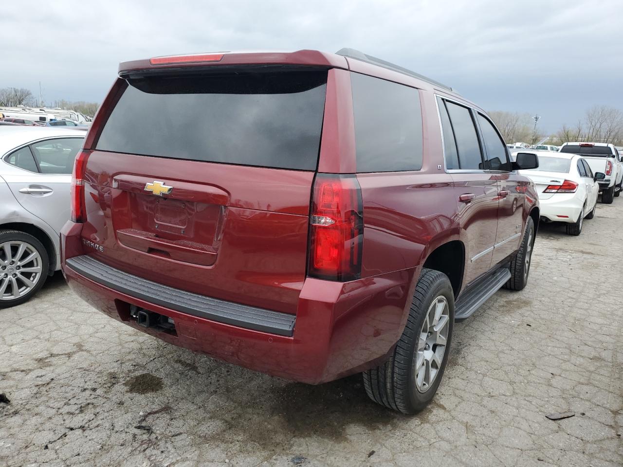 Photo 2 VIN: 1GNSKBKC2GR238385 - CHEVROLET TAHOE 