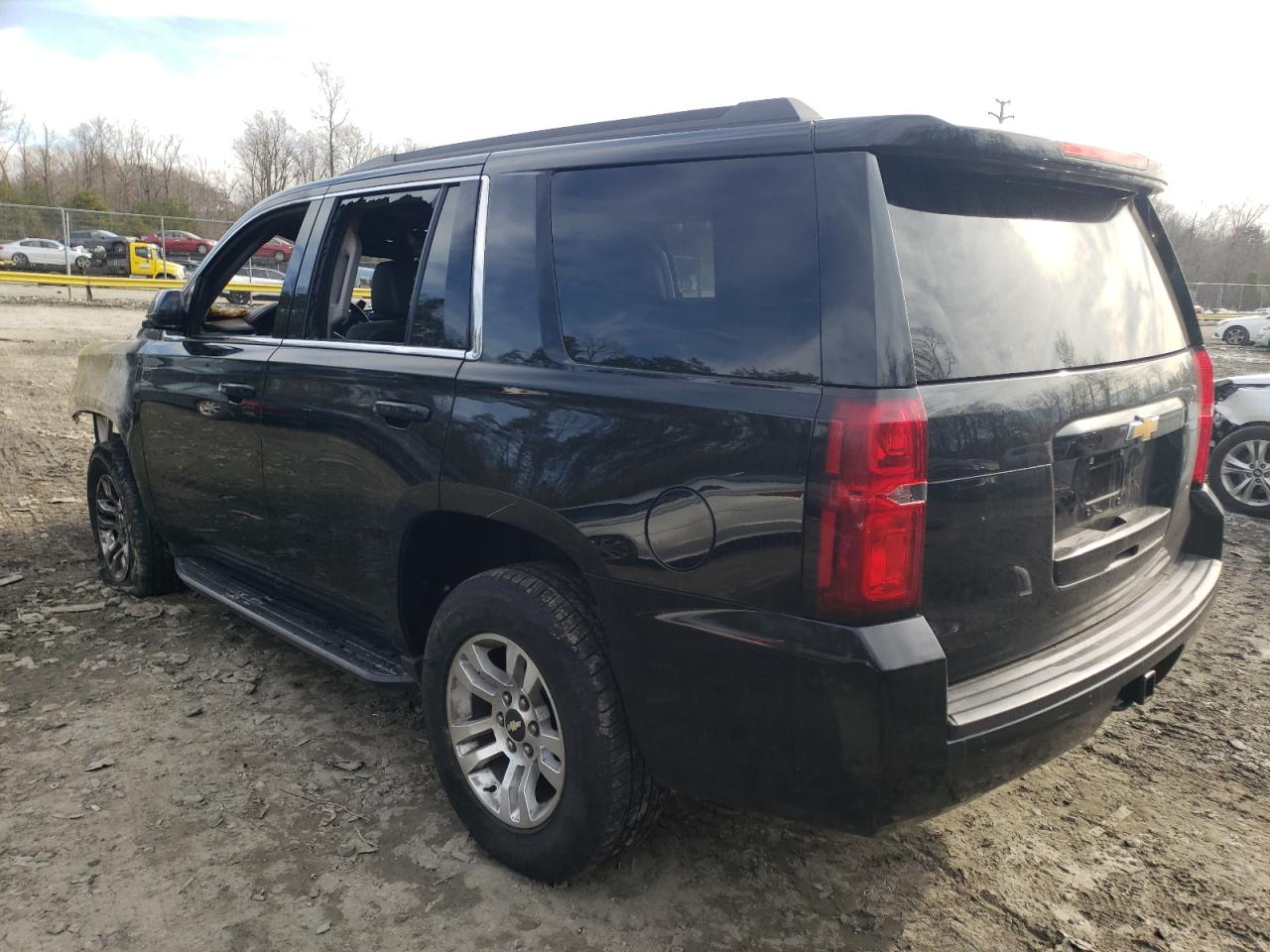 Photo 1 VIN: 1GNSKBKC2JR329891 - CHEVROLET TAHOE 