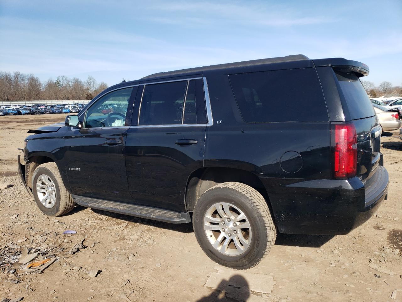 Photo 1 VIN: 1GNSKBKC2JR377391 - CHEVROLET TAHOE 