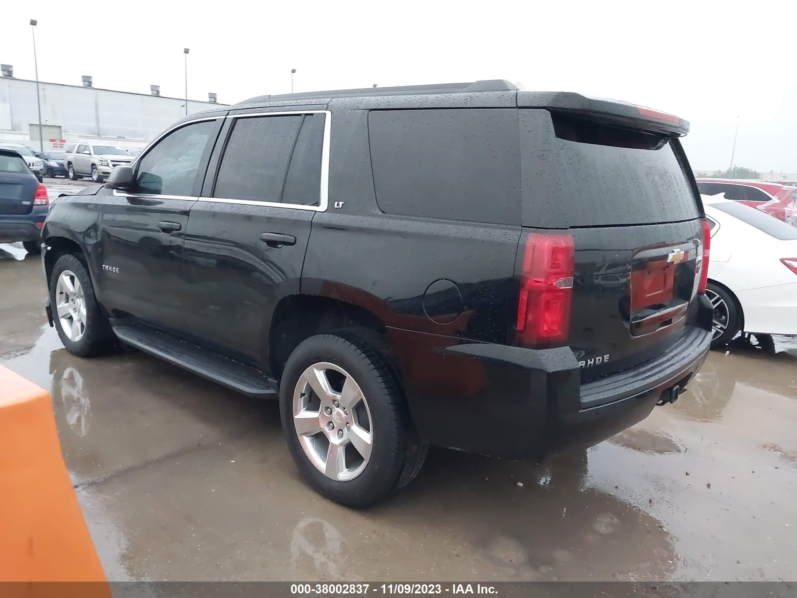 Photo 2 VIN: 1GNSKBKC3FR230424 - CHEVROLET TAHOE 