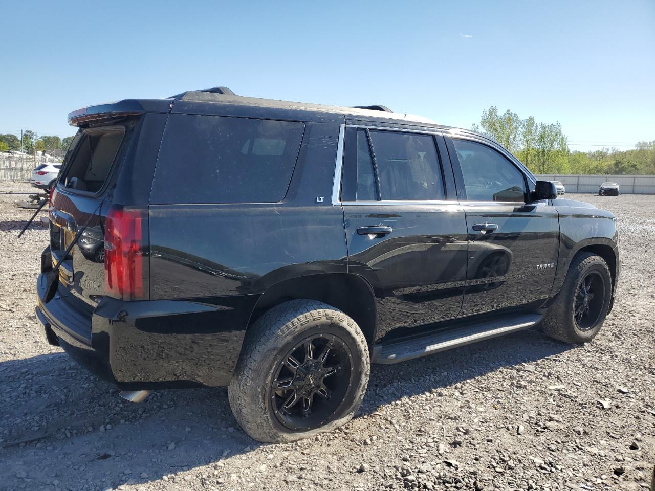 Photo 2 VIN: 1GNSKBKC3FR594150 - CHEVROLET TAHOE 