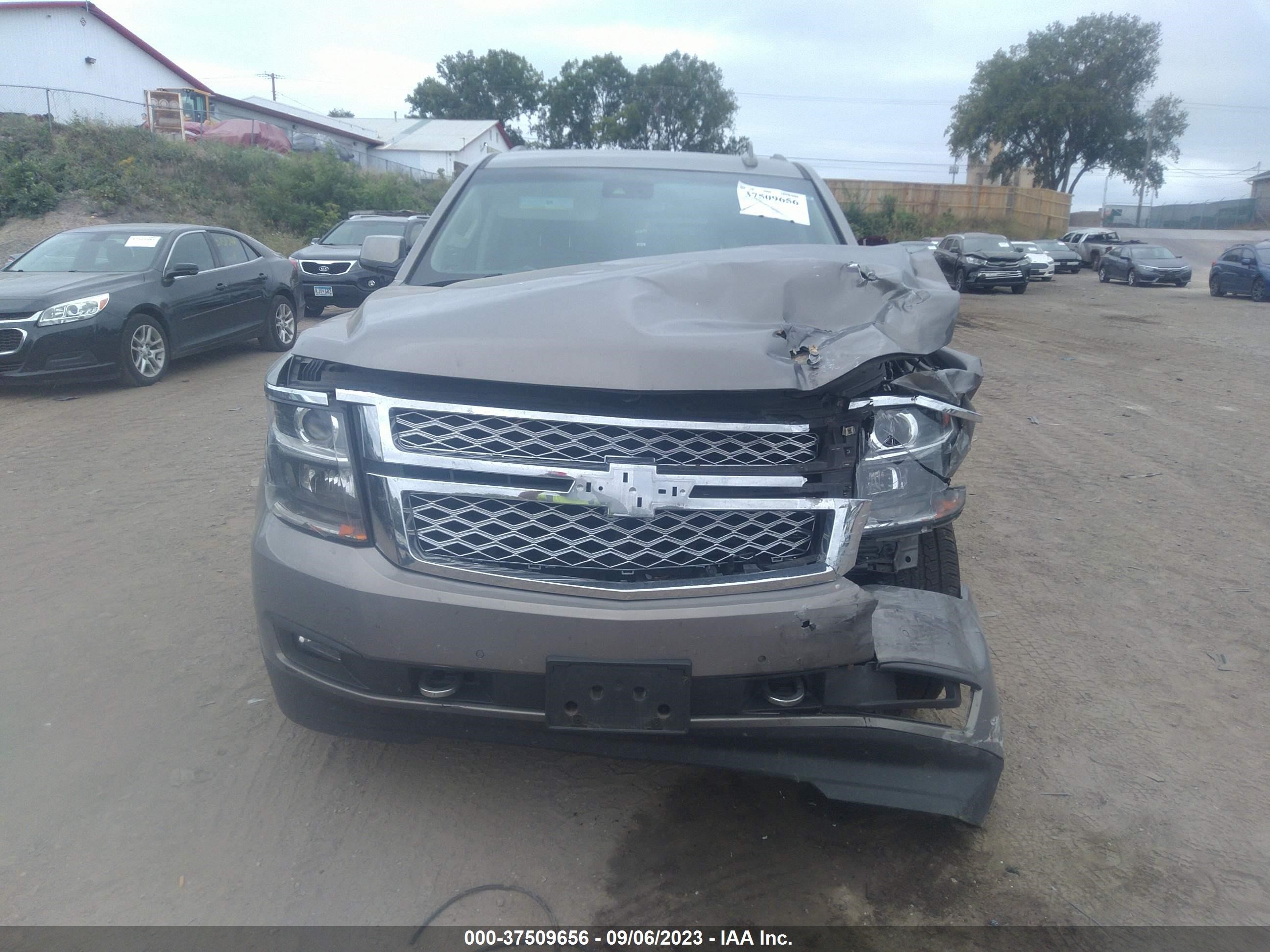 Photo 11 VIN: 1GNSKBKC3HR157476 - CHEVROLET TAHOE 