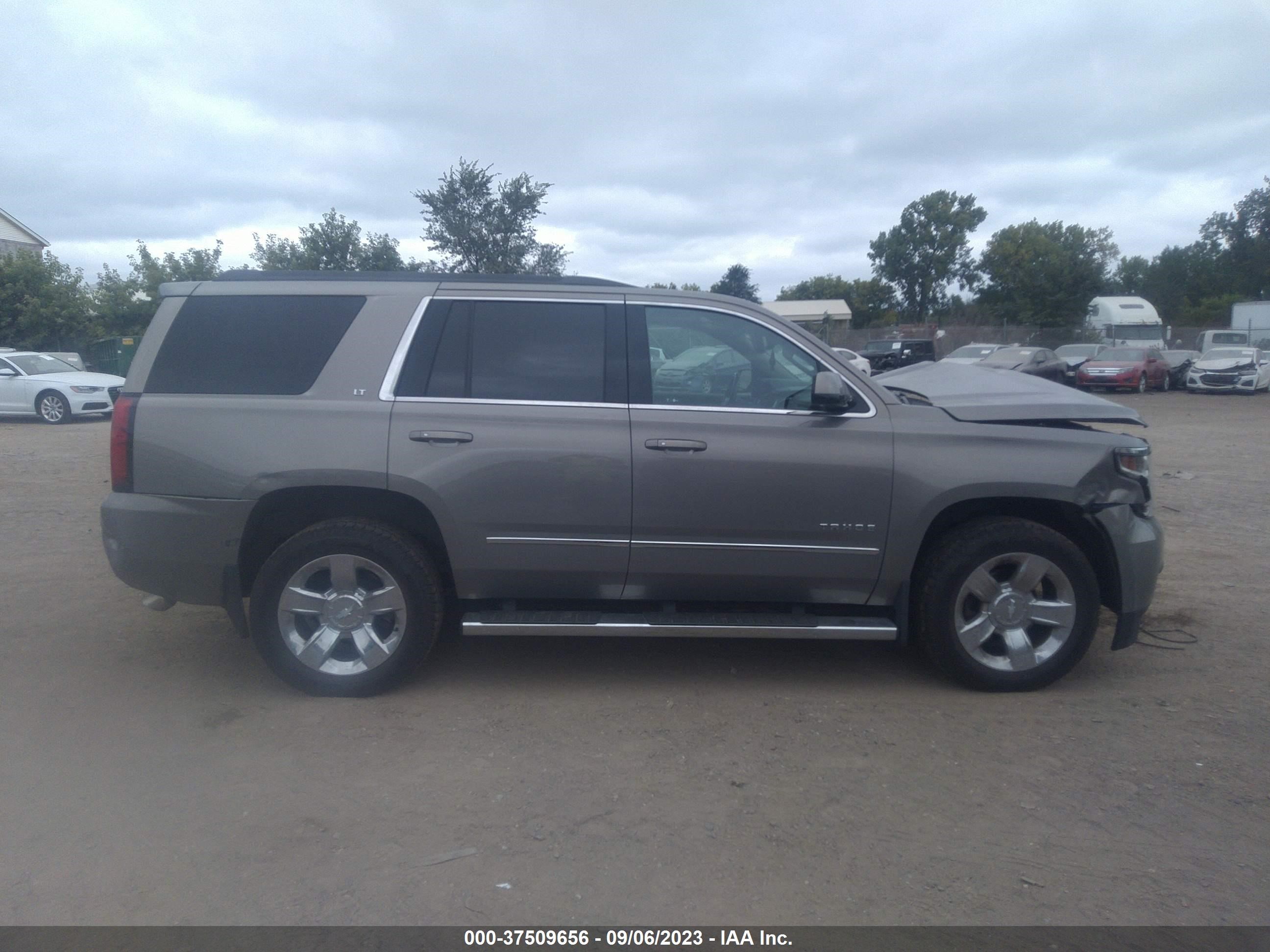 Photo 12 VIN: 1GNSKBKC3HR157476 - CHEVROLET TAHOE 