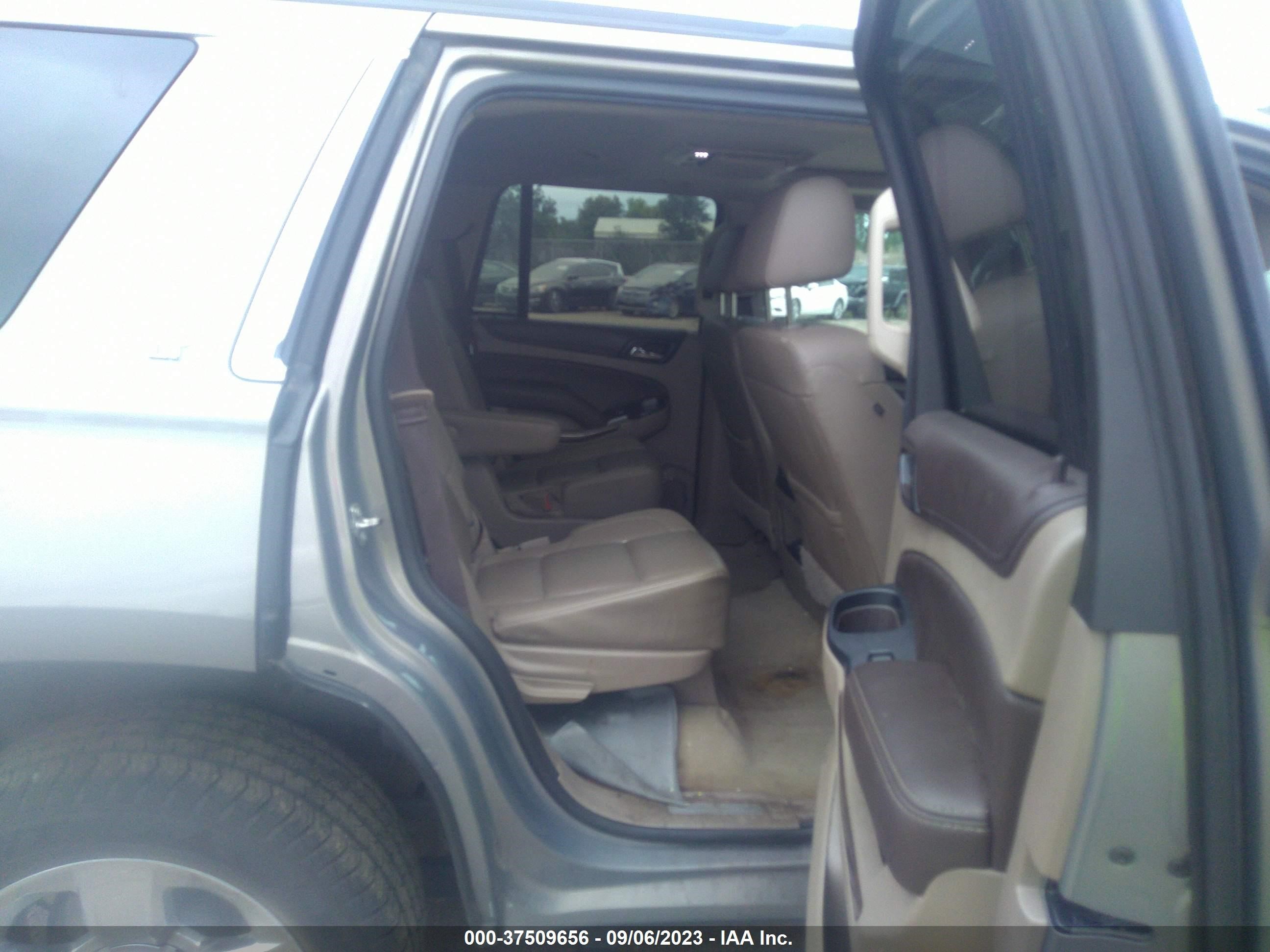 Photo 7 VIN: 1GNSKBKC3HR157476 - CHEVROLET TAHOE 