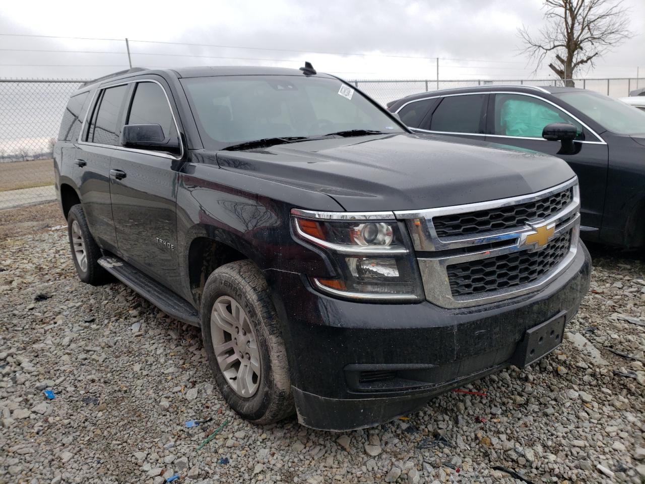 Photo 3 VIN: 1GNSKBKC3JR401102 - CHEVROLET TAHOE 