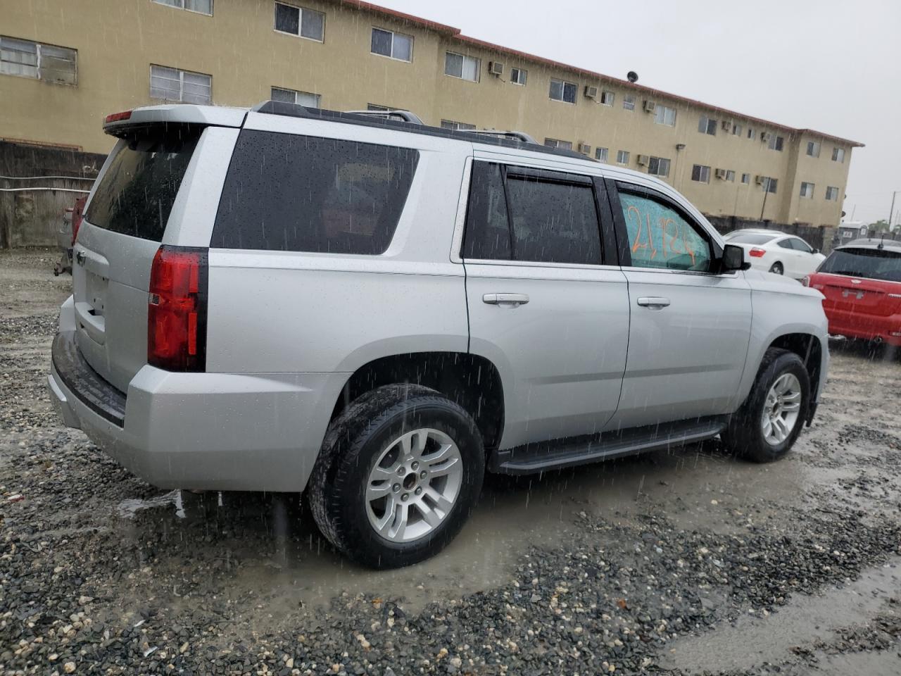 Photo 3 VIN: 1GNSKBKC3LR135650 - CHEVROLET TAHOE 