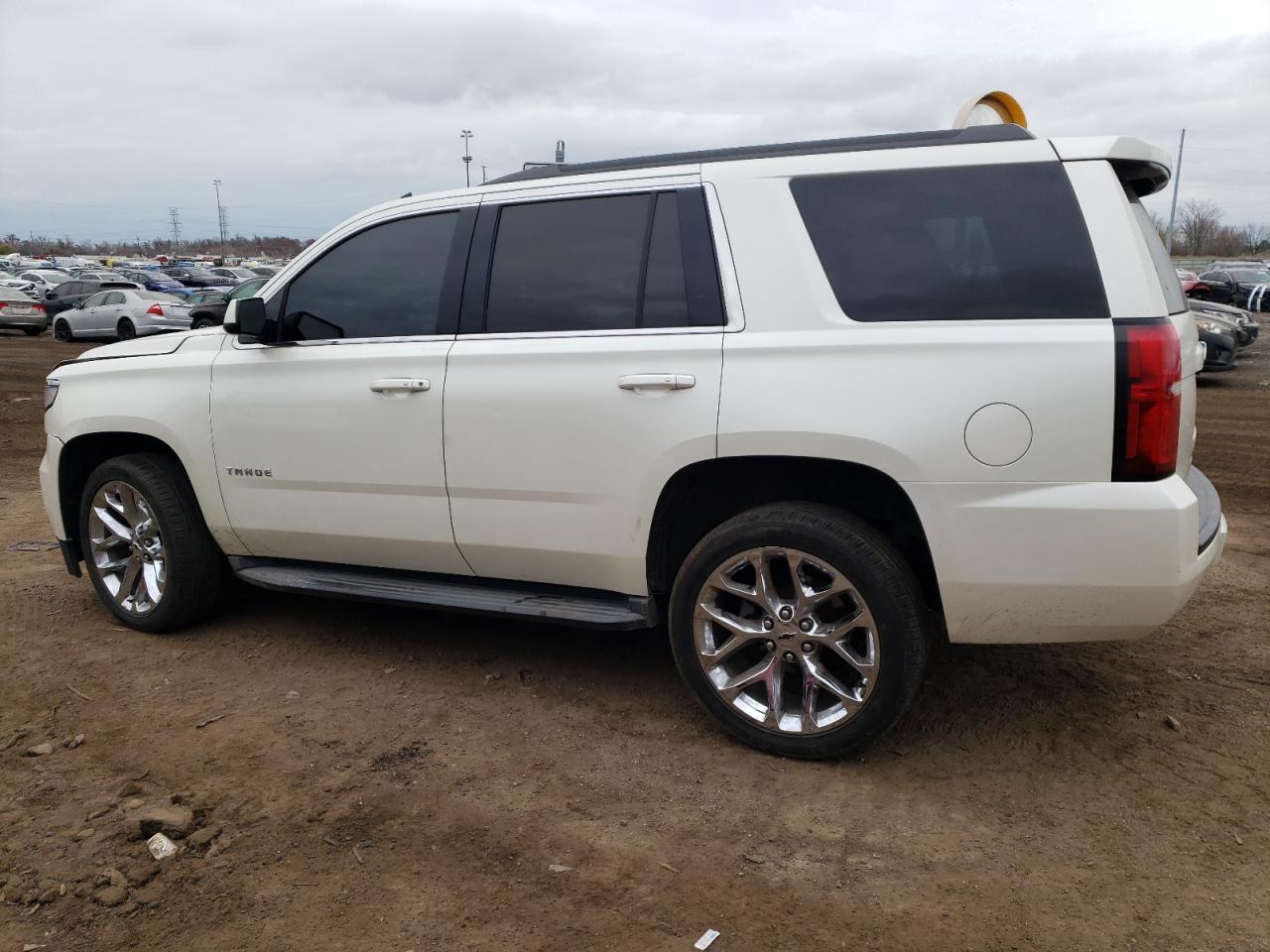 Photo 1 VIN: 1GNSKBKC4FR116075 - CHEVROLET TAHOE 