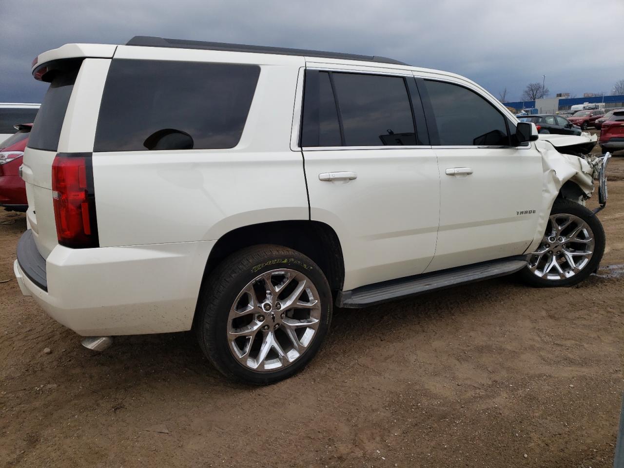 Photo 2 VIN: 1GNSKBKC4FR116075 - CHEVROLET TAHOE 