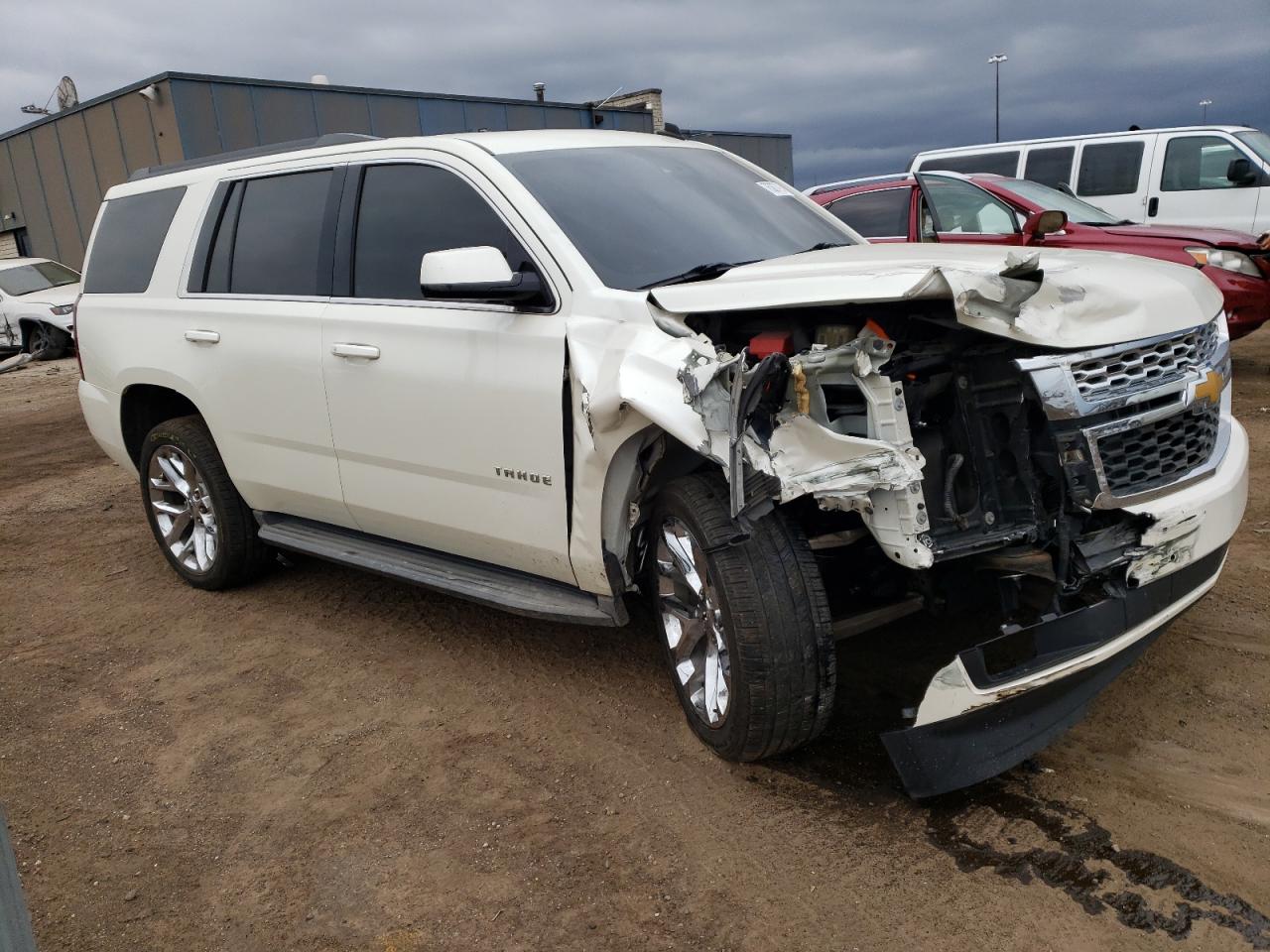 Photo 3 VIN: 1GNSKBKC4FR116075 - CHEVROLET TAHOE 