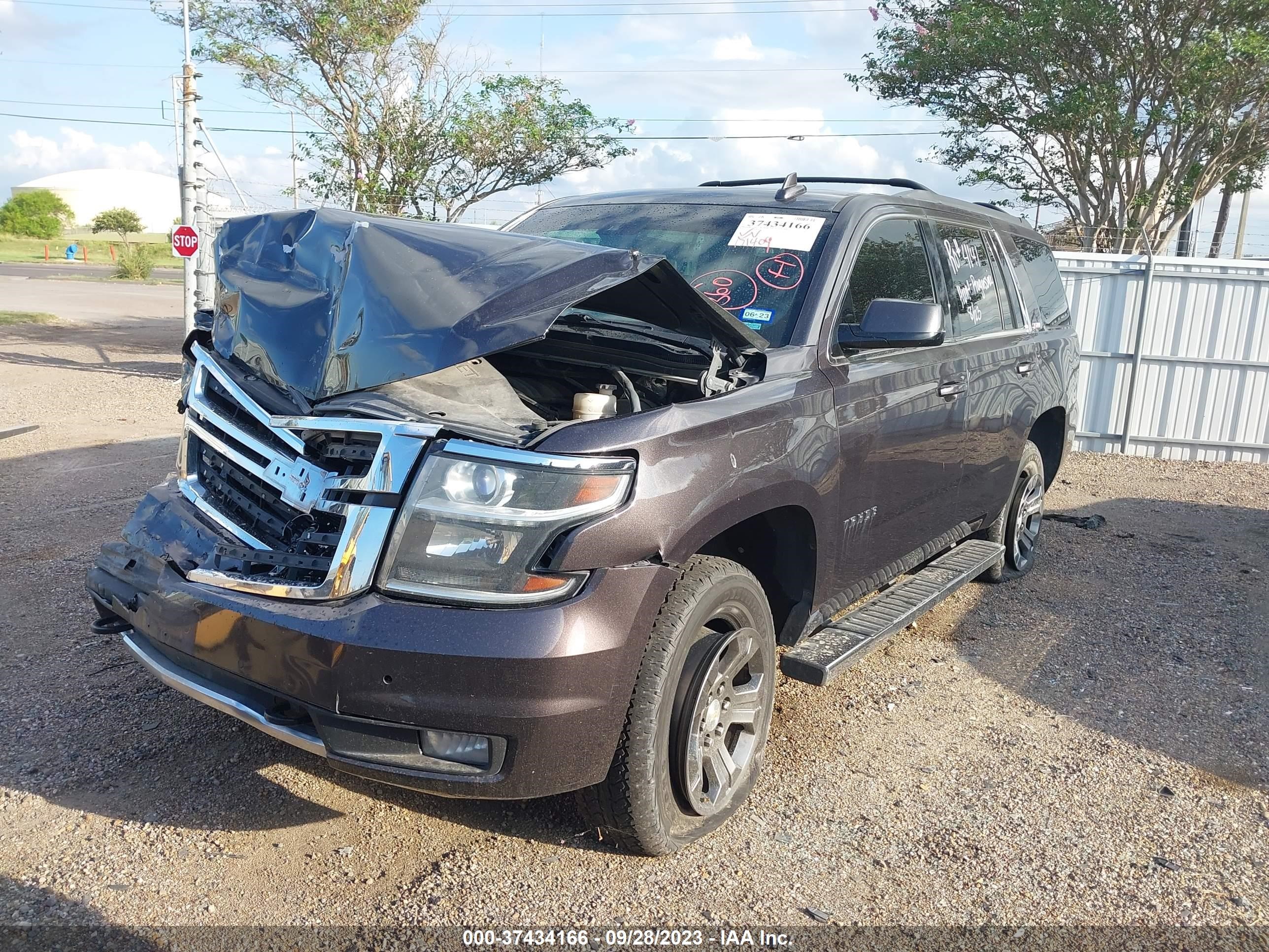 Photo 1 VIN: 1GNSKBKC4GR202892 - CHEVROLET TAHOE 