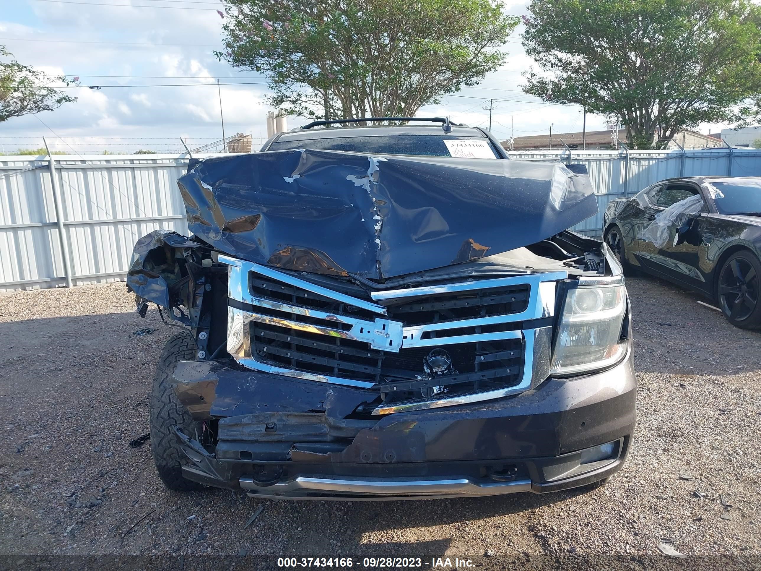 Photo 12 VIN: 1GNSKBKC4GR202892 - CHEVROLET TAHOE 