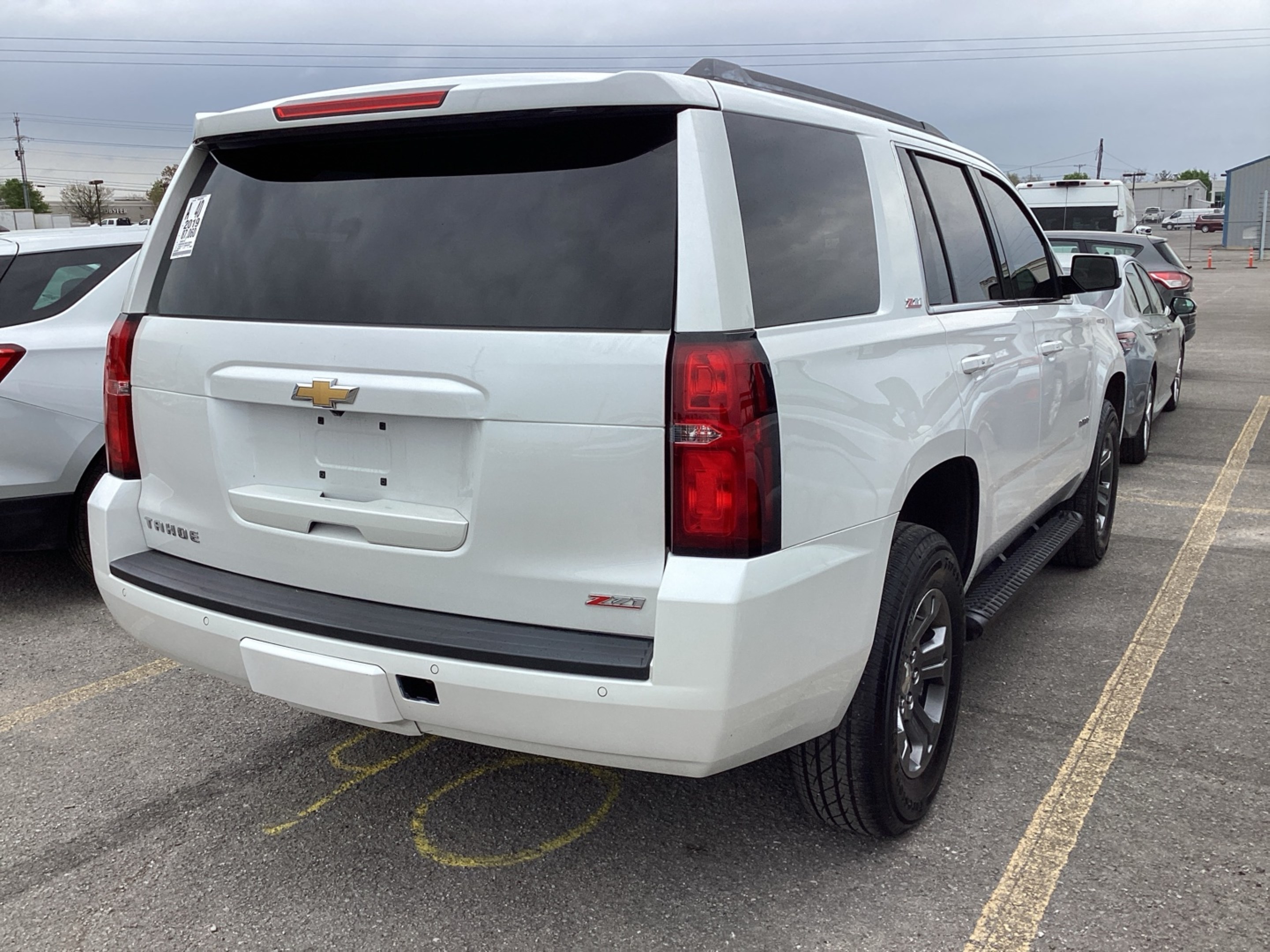 Photo 12 VIN: 1GNSKBKC4KR122694 - CHEVROLET TAHOE 