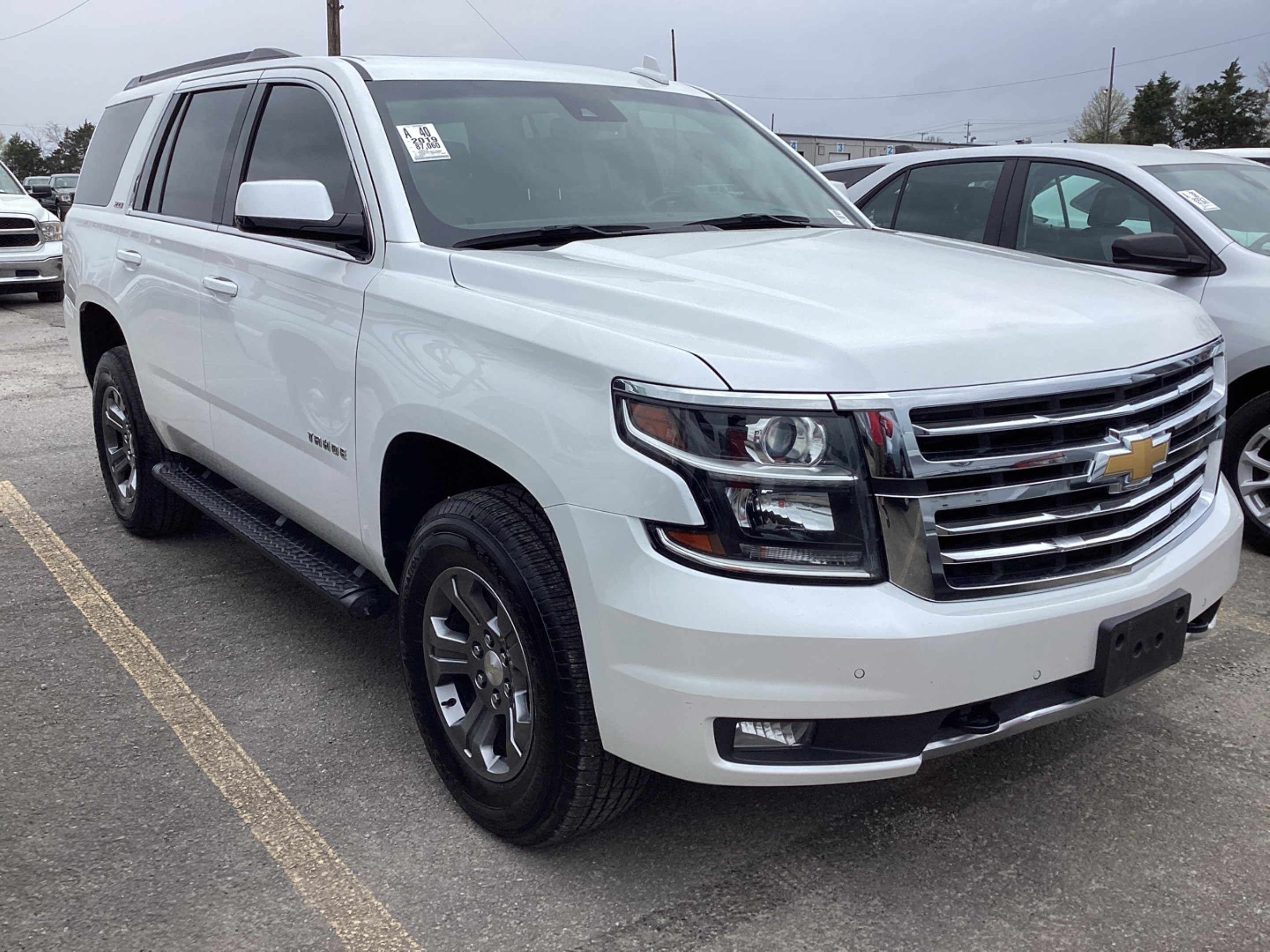 Photo 8 VIN: 1GNSKBKC4KR122694 - CHEVROLET TAHOE 