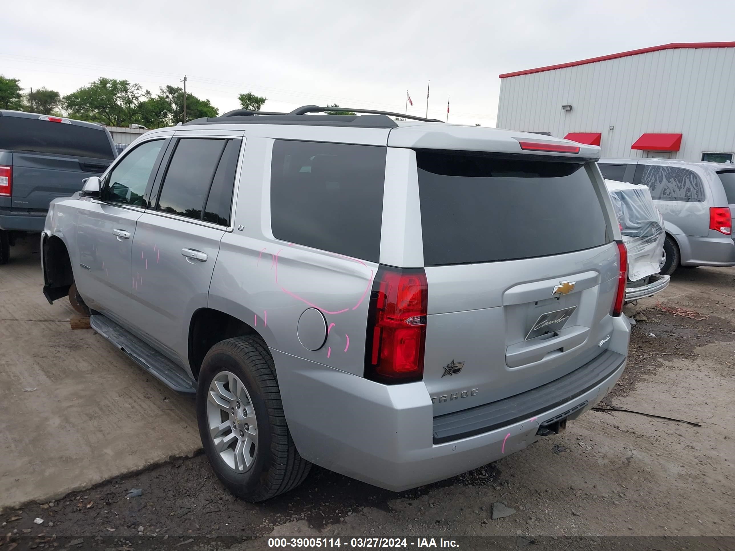 Photo 2 VIN: 1GNSKBKC4LR244666 - CHEVROLET TAHOE 