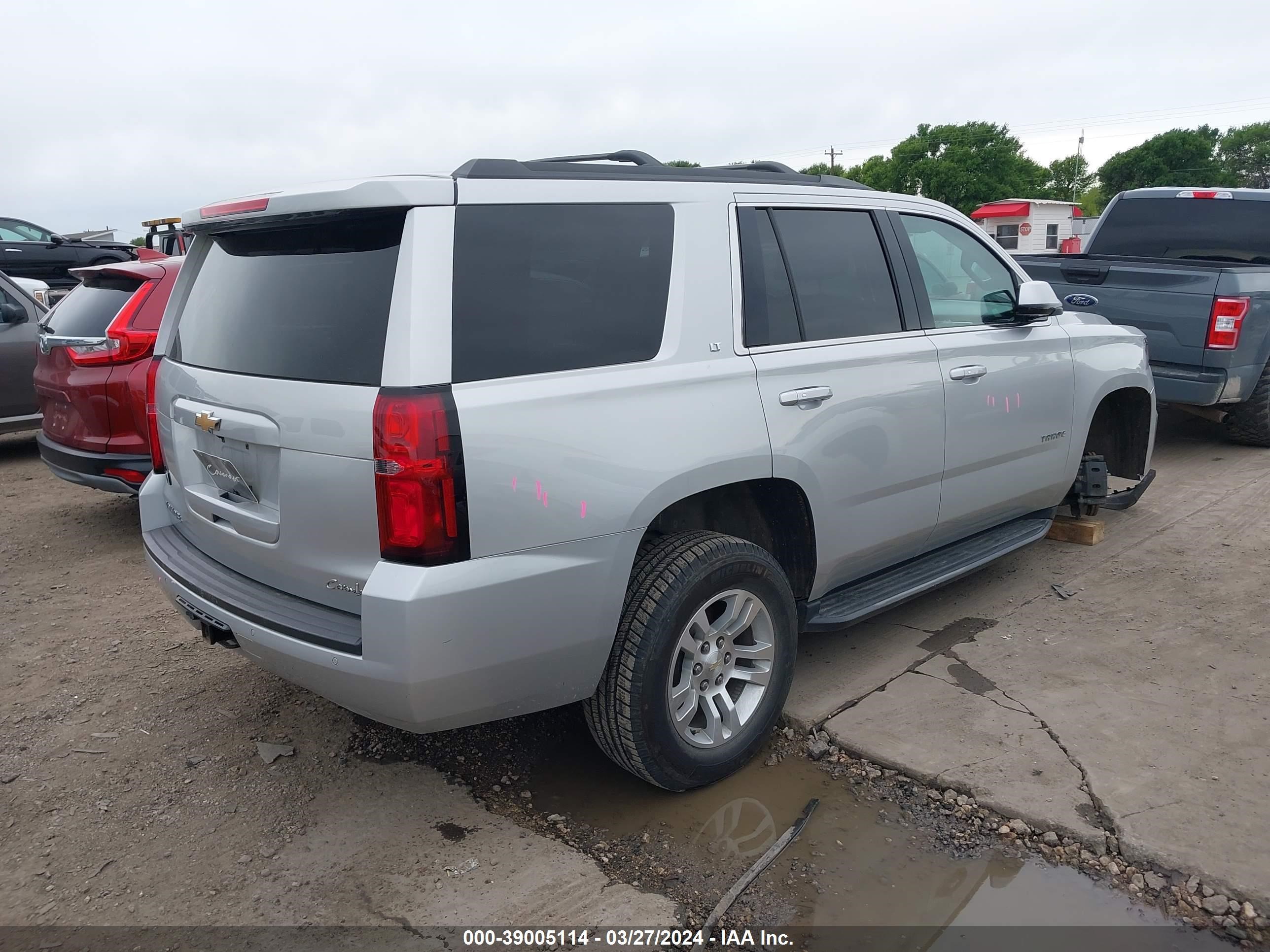 Photo 3 VIN: 1GNSKBKC4LR244666 - CHEVROLET TAHOE 