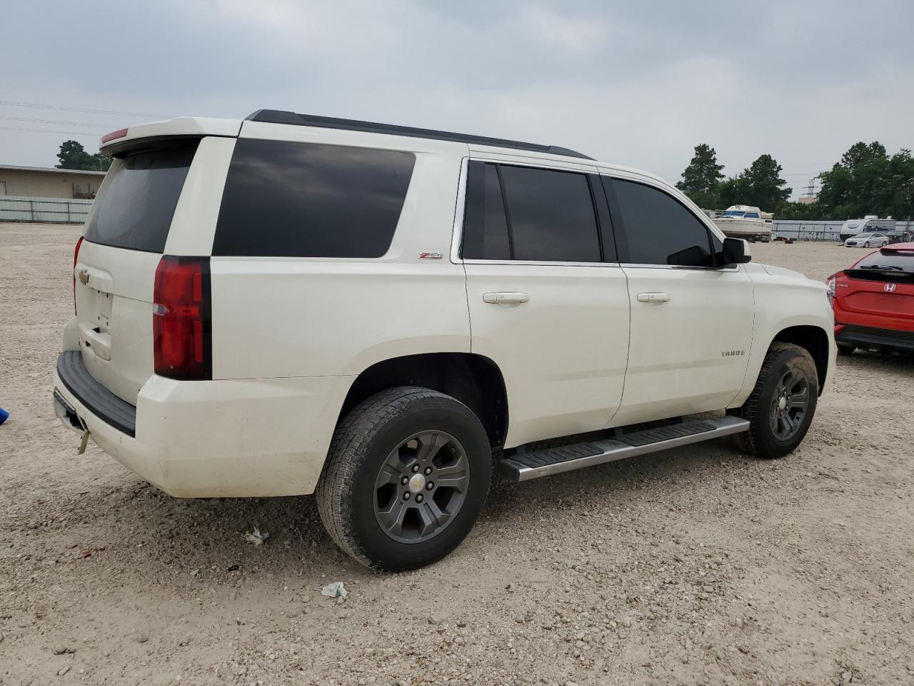 Photo 2 VIN: 1GNSKBKC6FR718556 - CHEVROLET TAHOE 