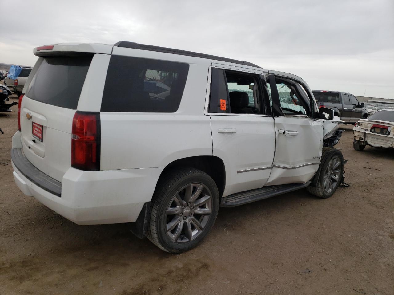 Photo 2 VIN: 1GNSKBKC7KR261914 - CHEVROLET TAHOE 