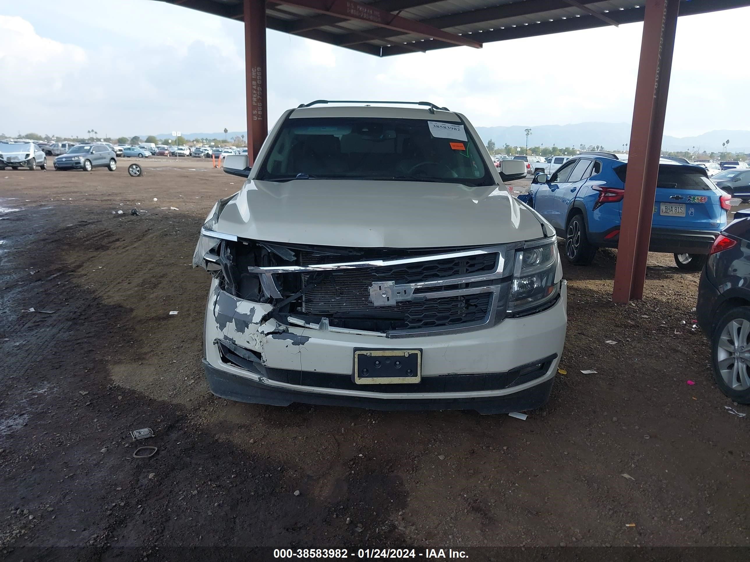 Photo 11 VIN: 1GNSKBKC8FR109873 - CHEVROLET TAHOE 