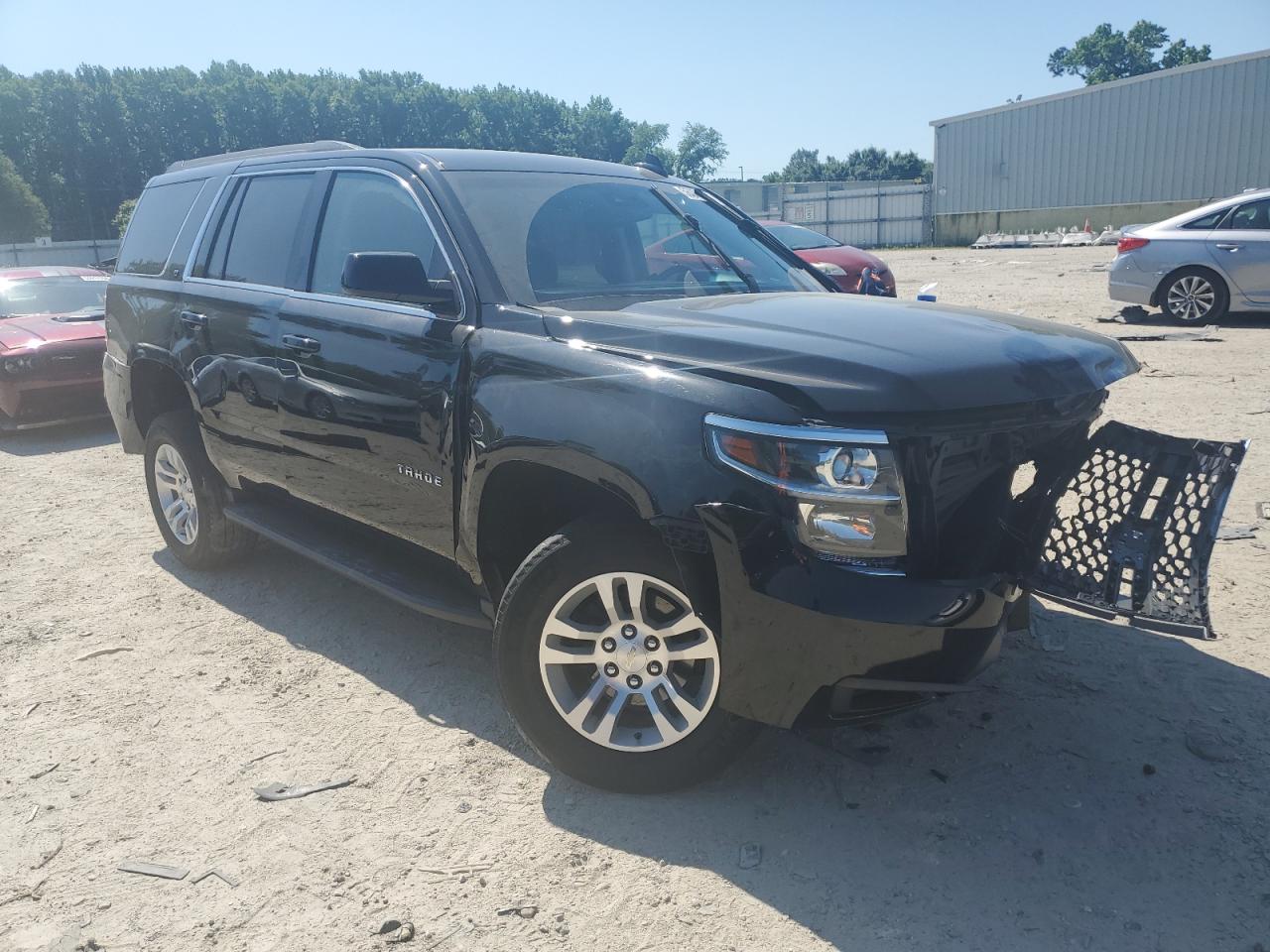 Photo 3 VIN: 1GNSKBKC8KR368048 - CHEVROLET TAHOE 