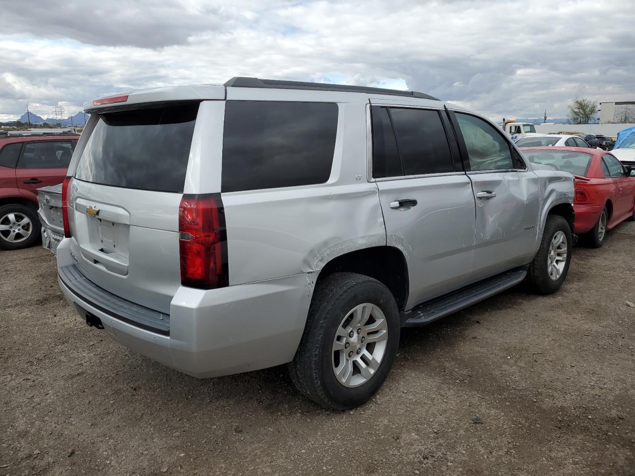 Photo 2 VIN: 1GNSKBKC8LR110825 - CHEVROLET TAHOE 