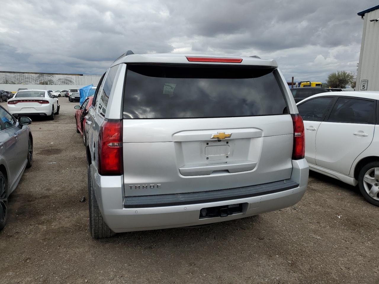 Photo 5 VIN: 1GNSKBKC8LR110825 - CHEVROLET TAHOE 