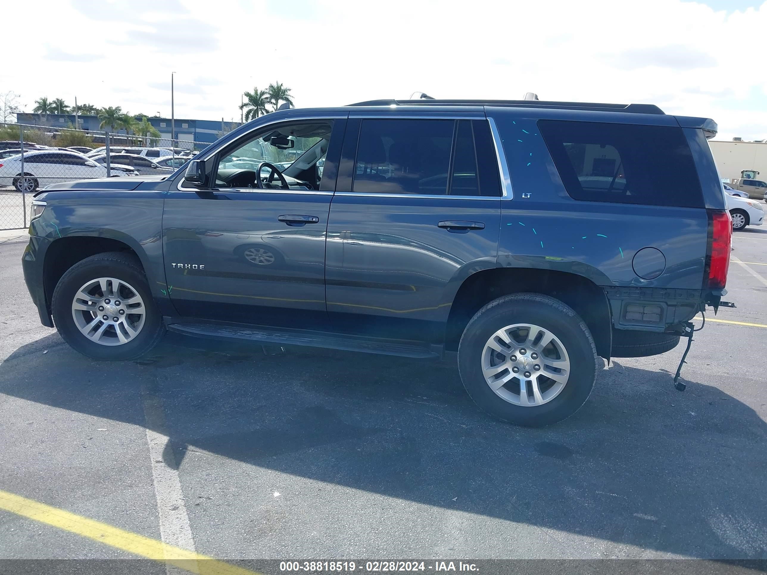 Photo 14 VIN: 1GNSKBKC8LR305291 - CHEVROLET TAHOE 