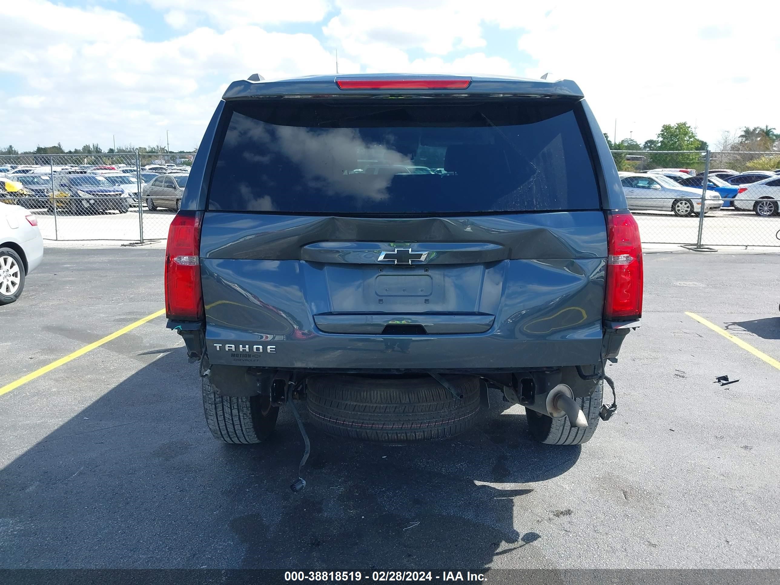 Photo 16 VIN: 1GNSKBKC8LR305291 - CHEVROLET TAHOE 