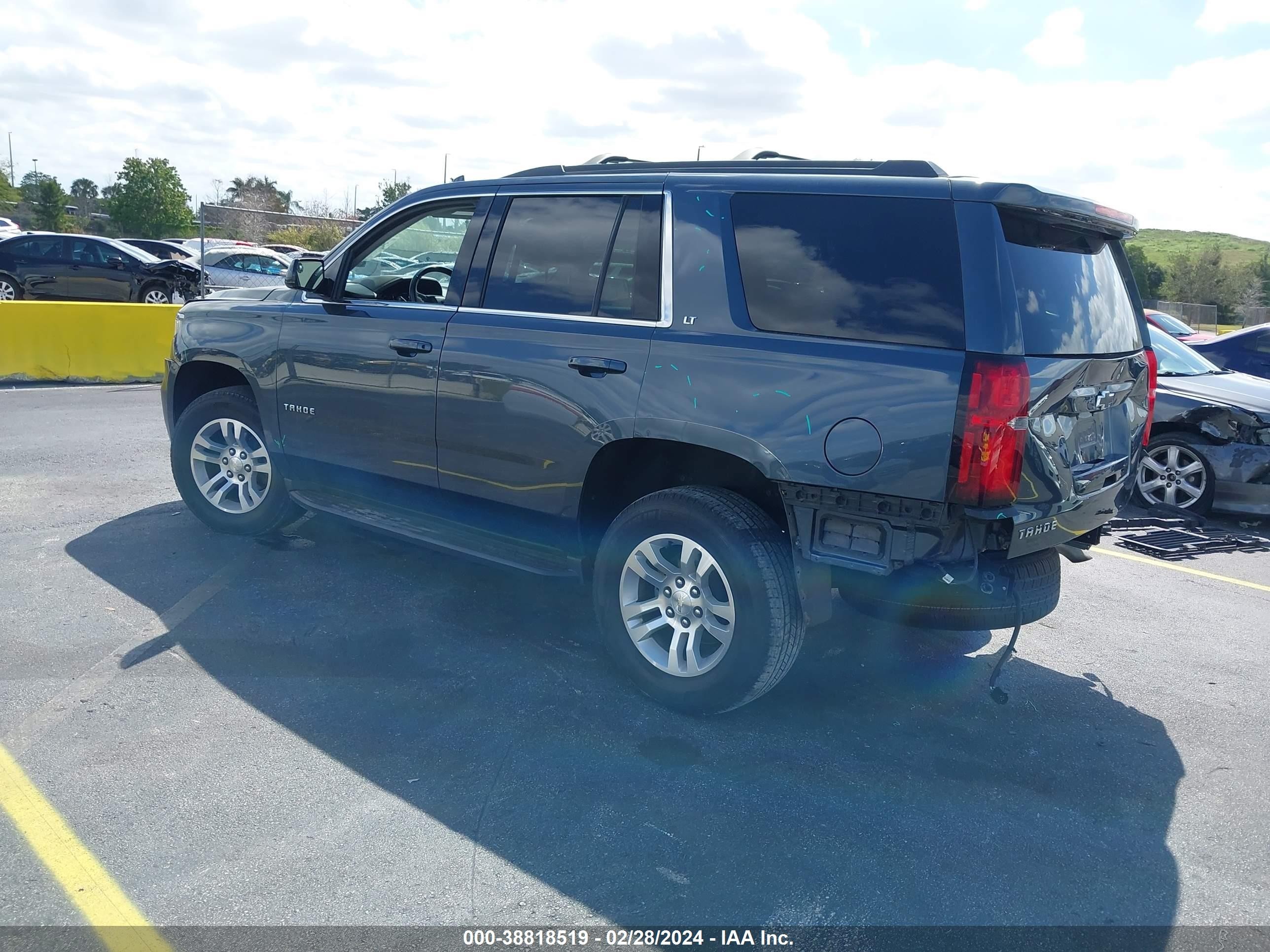 Photo 2 VIN: 1GNSKBKC8LR305291 - CHEVROLET TAHOE 