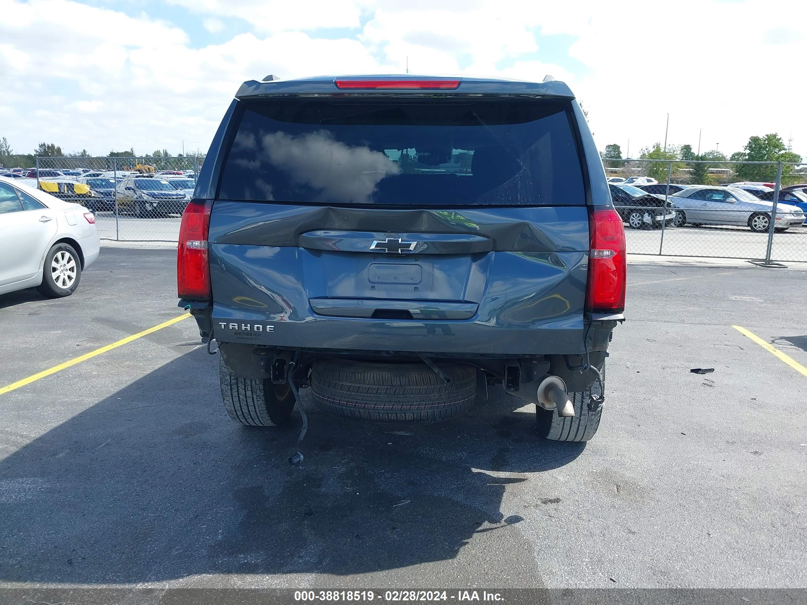 Photo 5 VIN: 1GNSKBKC8LR305291 - CHEVROLET TAHOE 