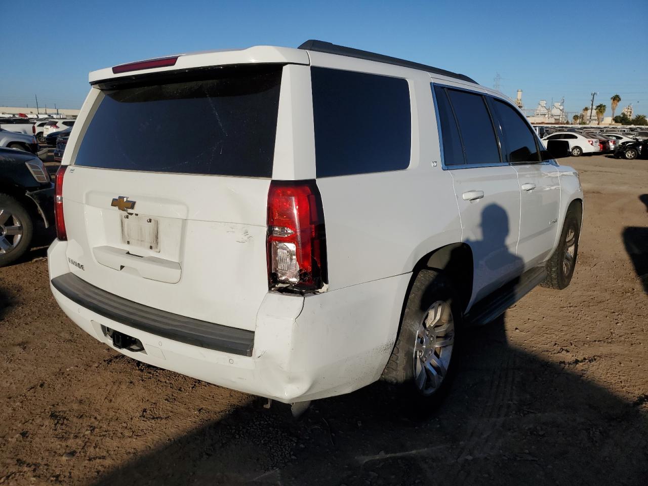 Photo 2 VIN: 1GNSKBKC9GR245673 - CHEVROLET TAHOE 