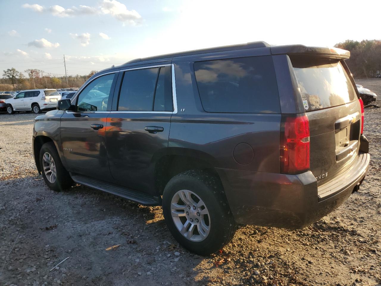 Photo 1 VIN: 1GNSKBKC9HR327601 - CHEVROLET TAHOE 