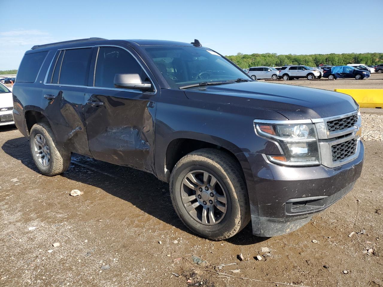 Photo 3 VIN: 1GNSKBKC9JR189001 - CHEVROLET TAHOE 