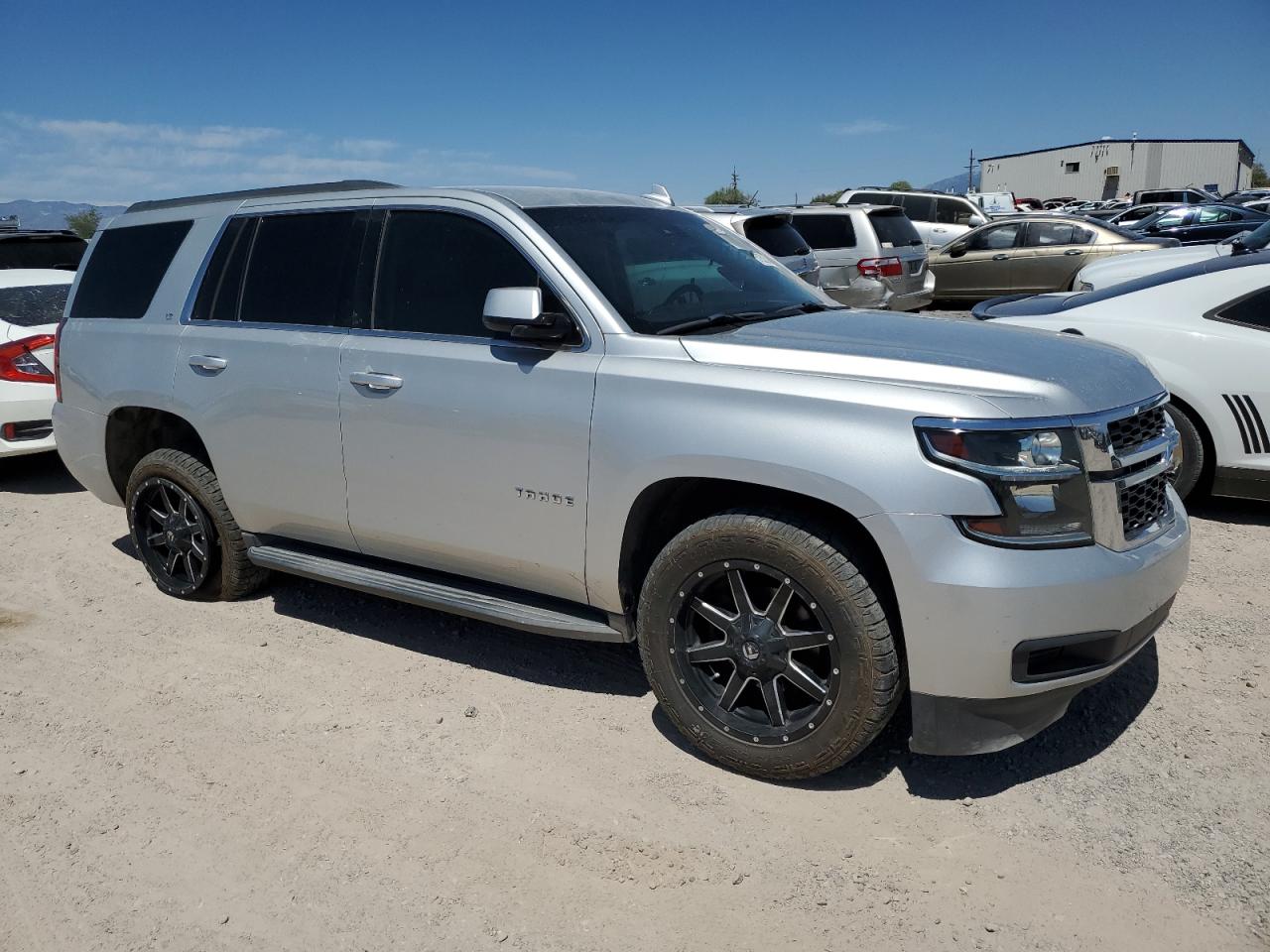 Photo 4 VIN: 1GNSKBKCXFR551604 - CHEVROLET TAHOE 